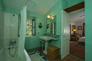 Alcuzcuz hotel benahavis malaga casita san jose baño